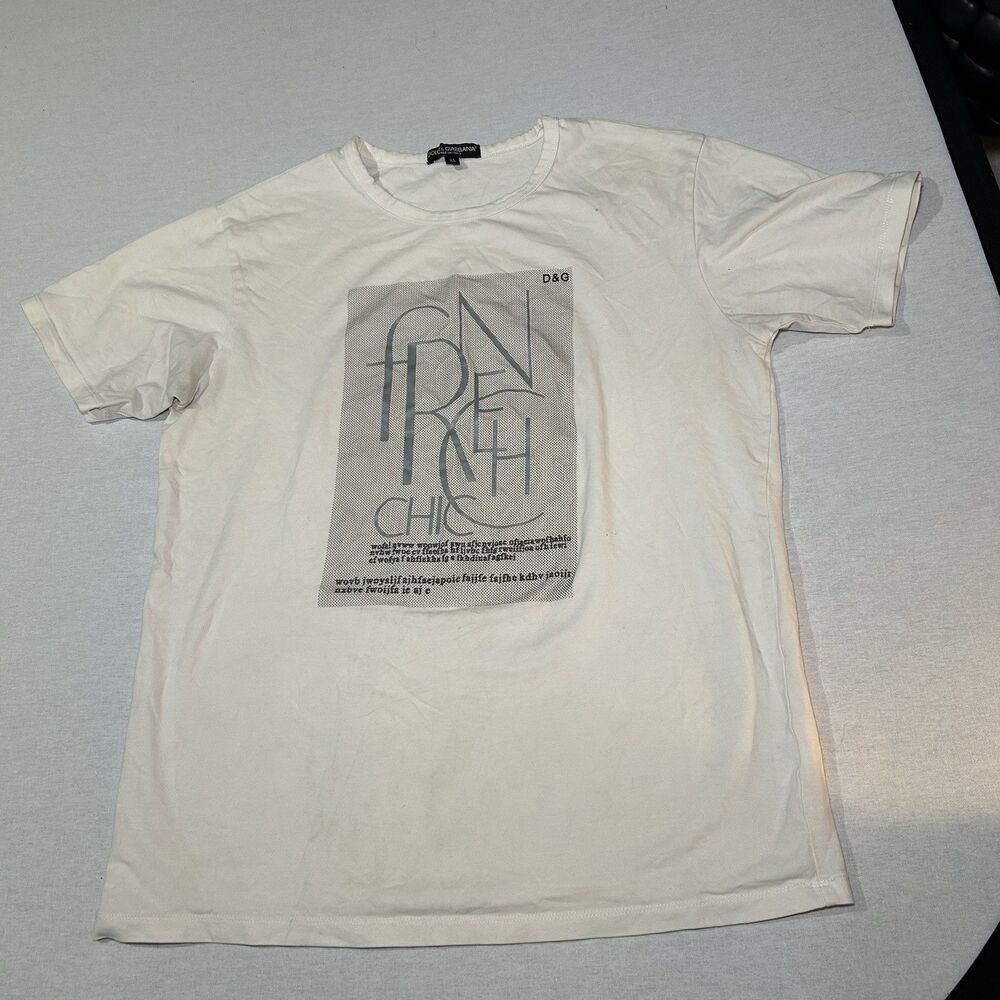 Dolce & Gabbana D&G "French Chic" graphic t-shirt is in a creamy white color